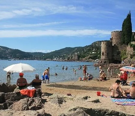 Hotel De La Corniche D'or 3*