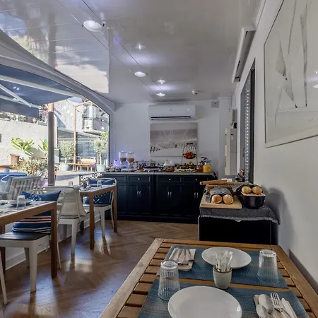 Boutique De La Corniche D'or 3* ماندوليو لا نابول