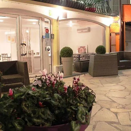 Boutique De La Corniche D'or Hotell