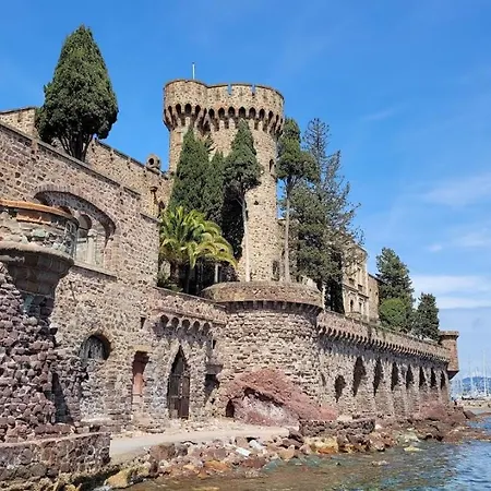 De La Corniche D'or فندق
