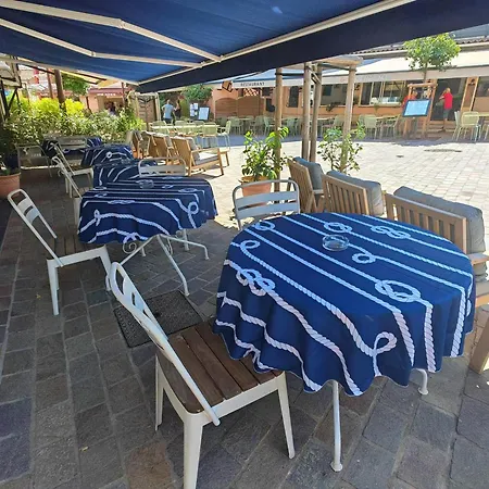 Boutique De La Corniche D'or 호텔 망들리유 라 나플