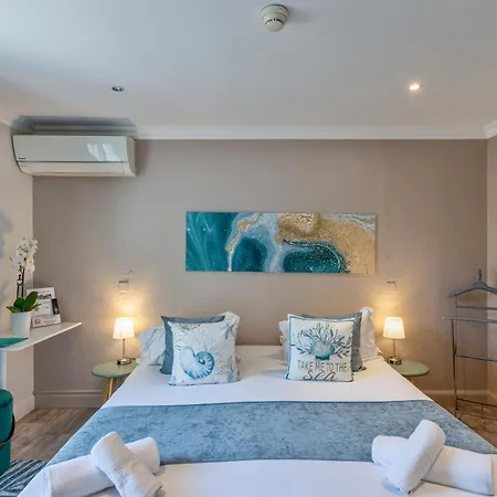 Boutique De La Corniche D'or 3*