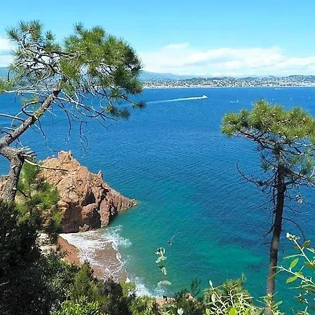 Boutique De La Corniche D'or