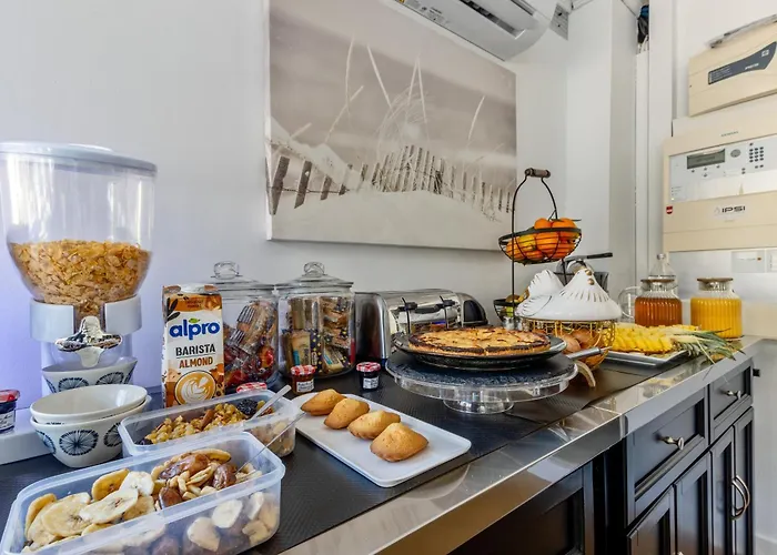 De La Corniche D'or 3*