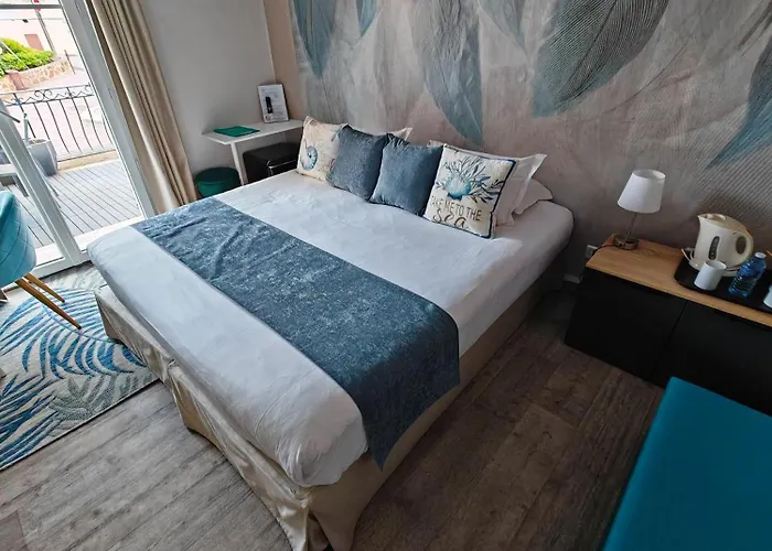 Hotel De La Corniche D'or